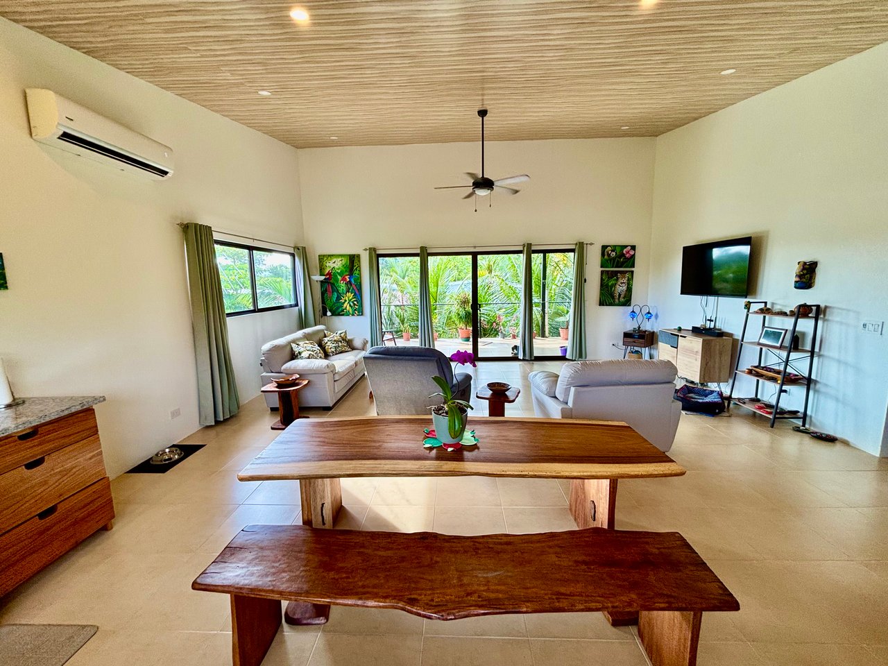 2-Bedroom Gem with Stunning Tropical Landscape in Uvita
