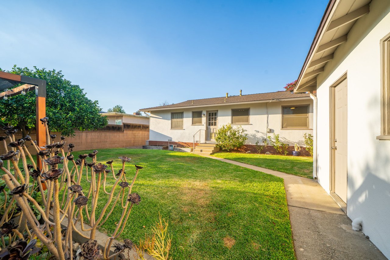 226 E Villanova