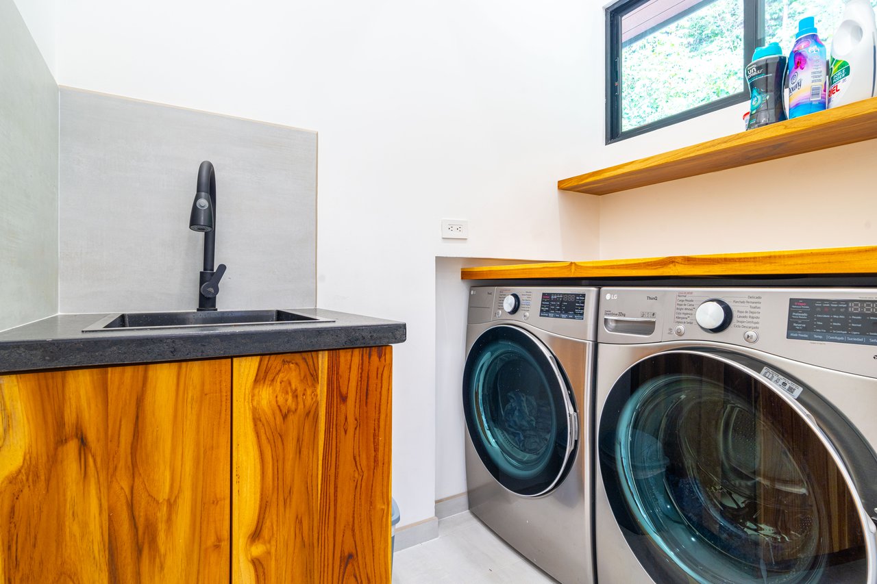 Luxury 4-Bed Home with Ocean & Jungle Views in Ojochal