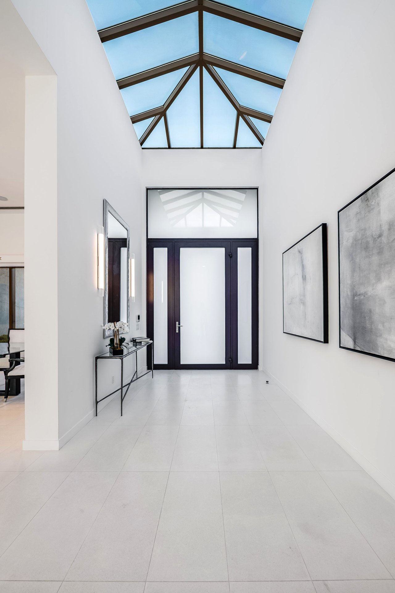 16167 Royal Oak Rd, Encino