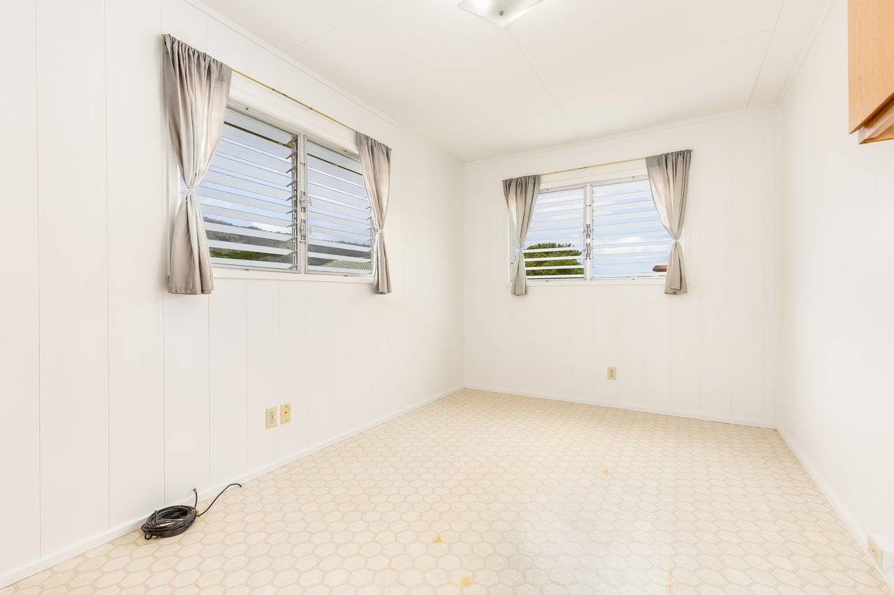 3313 Manoa Road