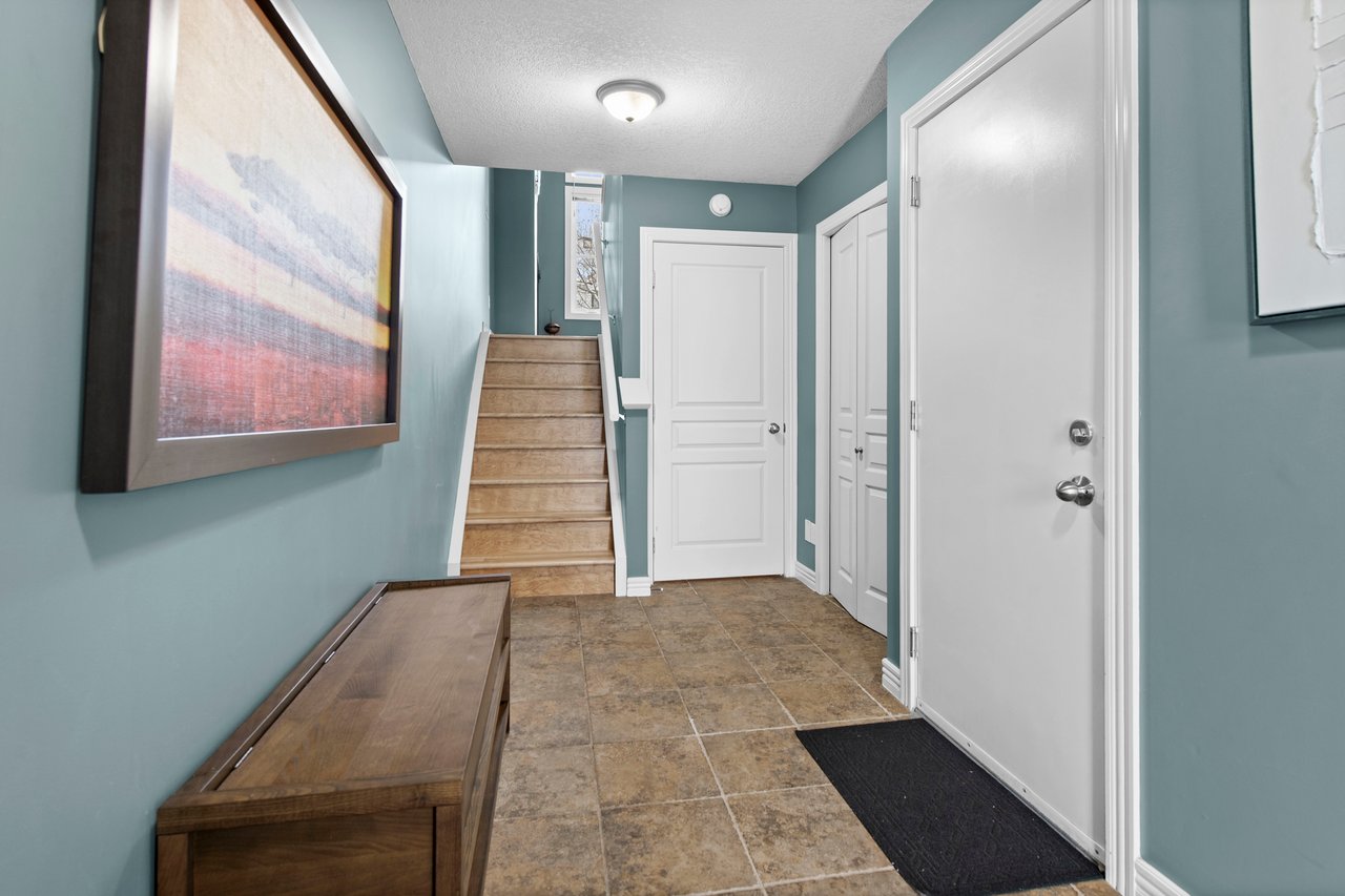 8910 Royal Oak Way NW