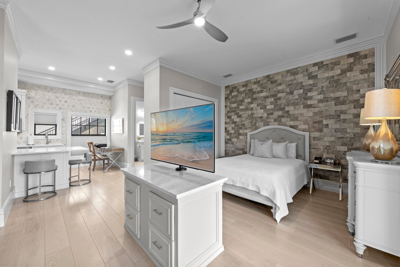 6536 Highcroft Drive