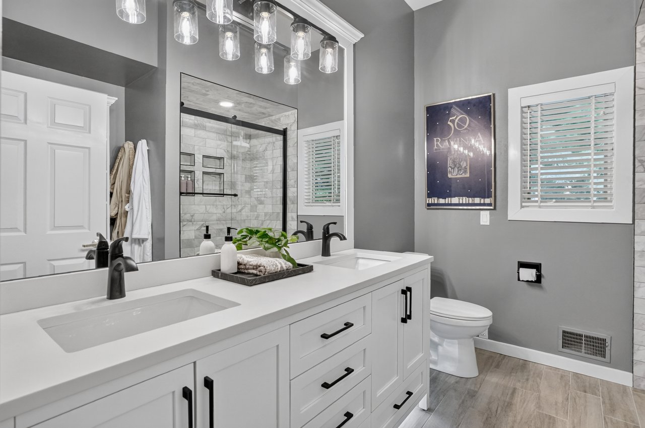 12172 Woodline