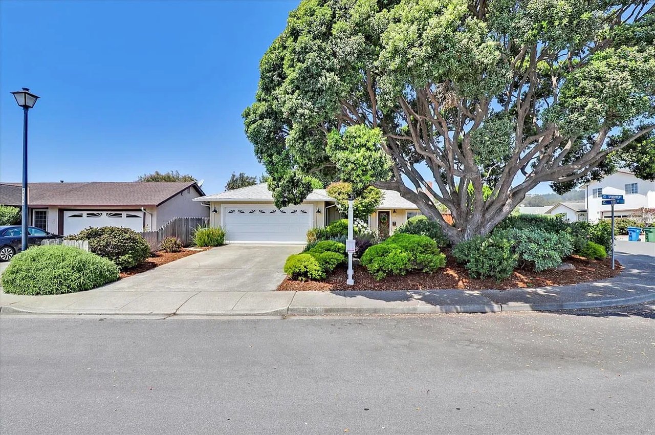 534 Spindrift Way