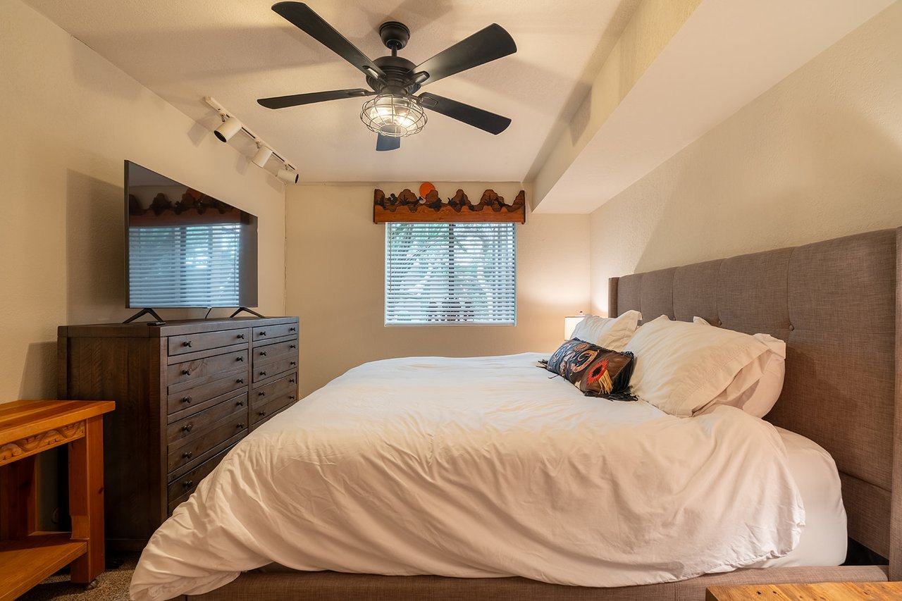 7507 N VIA DE LOS LIBROS