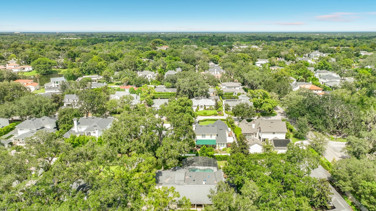 Winter Park Vias Traditonal 5-Bedroom Home near Racquet Club