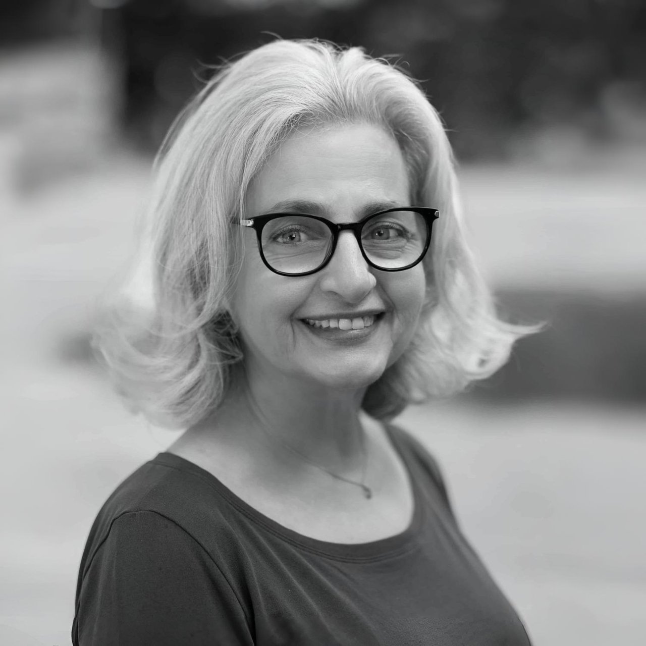 Carol Pina Newton, MA Real Estate Agent Headshot