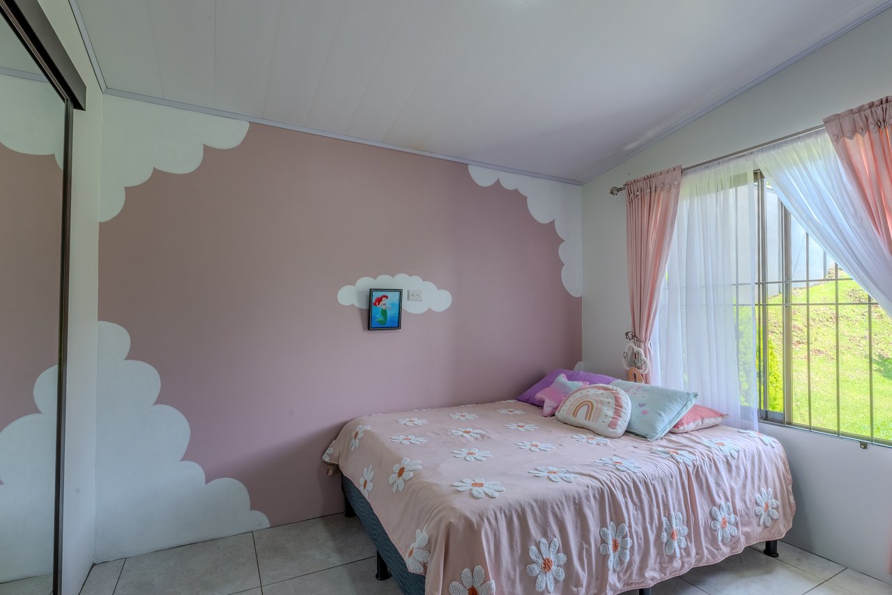 Spacius Home in Pérez Zeledón | 3 bedrooms, 3 Bathrooms 
