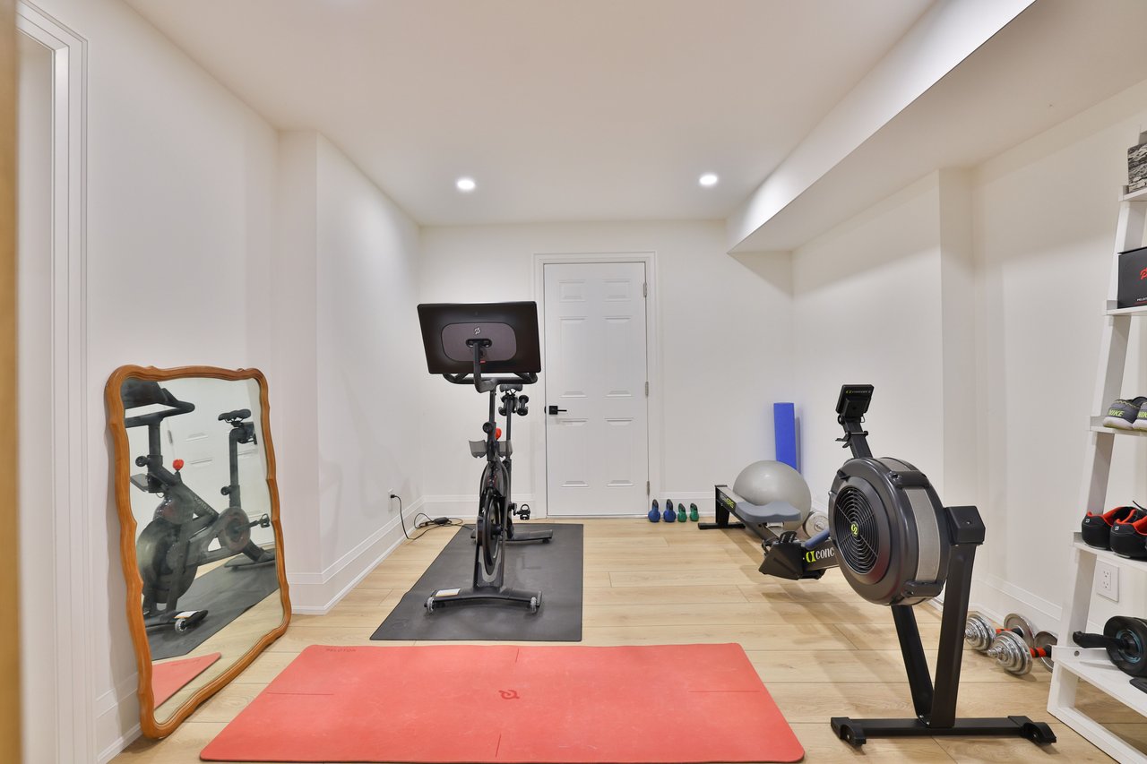 2464 Deer Run Avenue