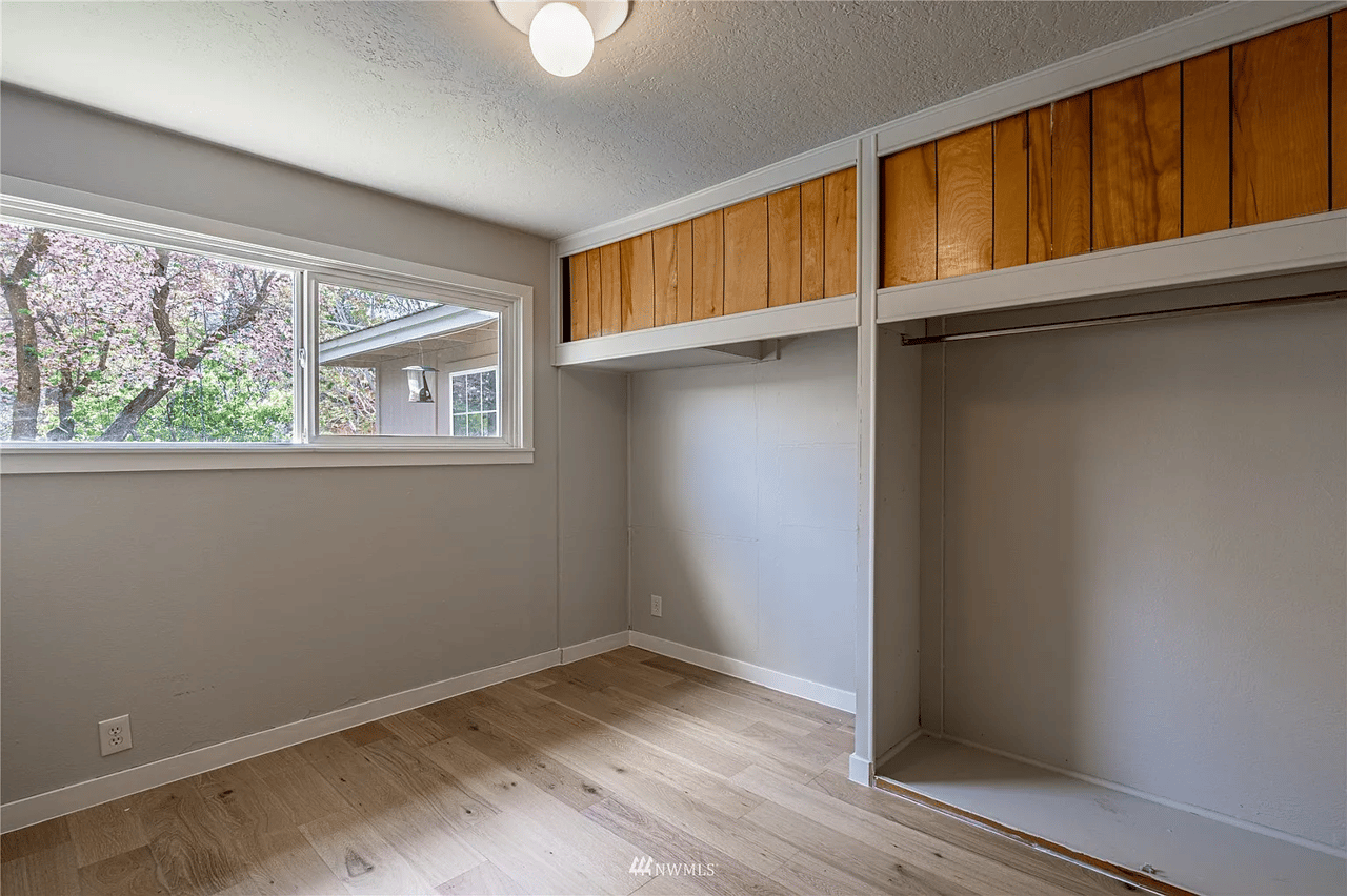 420 E Eli Avenue