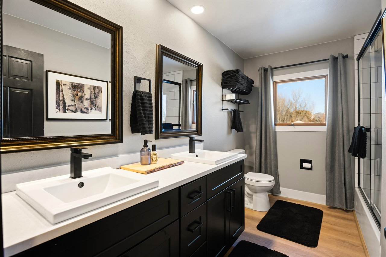 Beautifully Remodeled Home in the Heart of the Valley