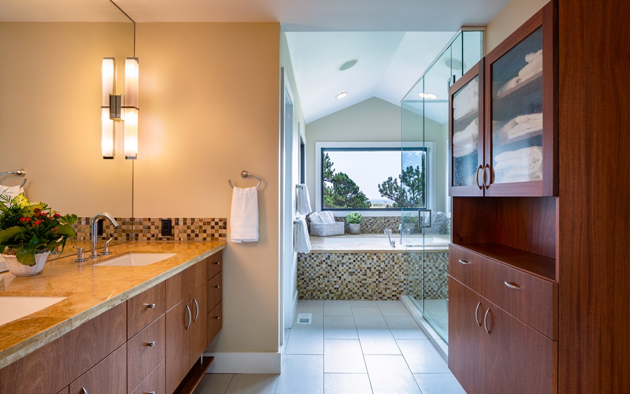 9184 Pine Ridge Lane