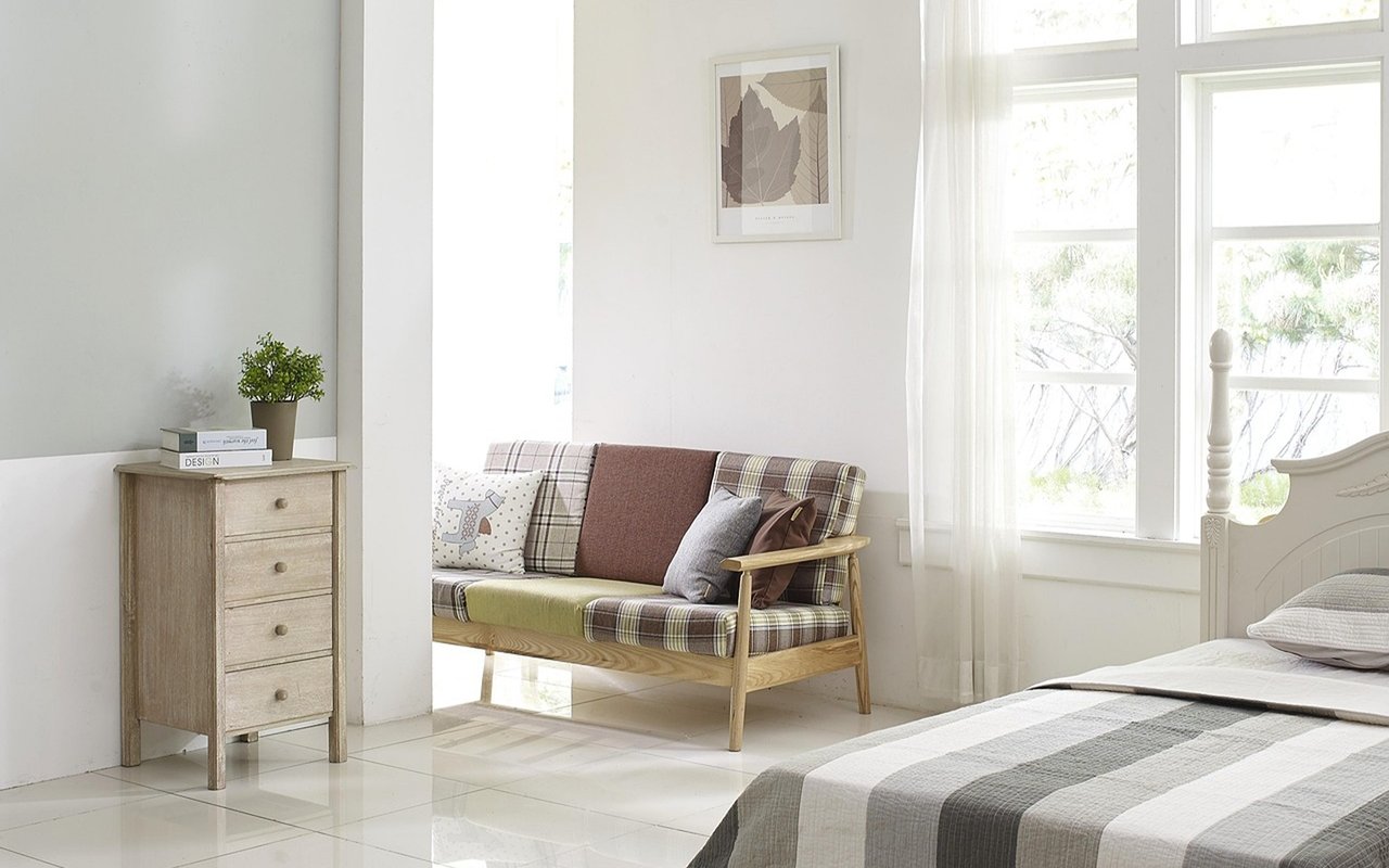 From Clutter to Chic: How to Stage Your Santa Monica Home for a Standout Tour