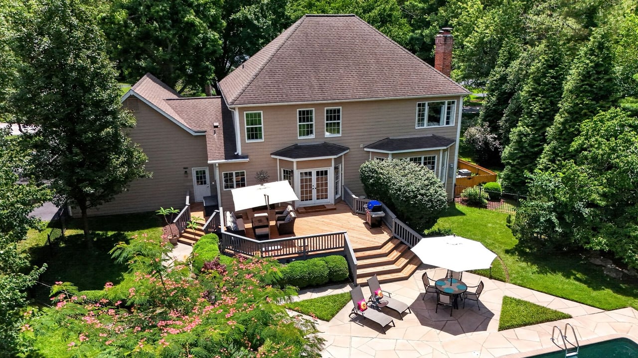 Who Is the Best Agent to List Your House in Town & Country, Missouri?