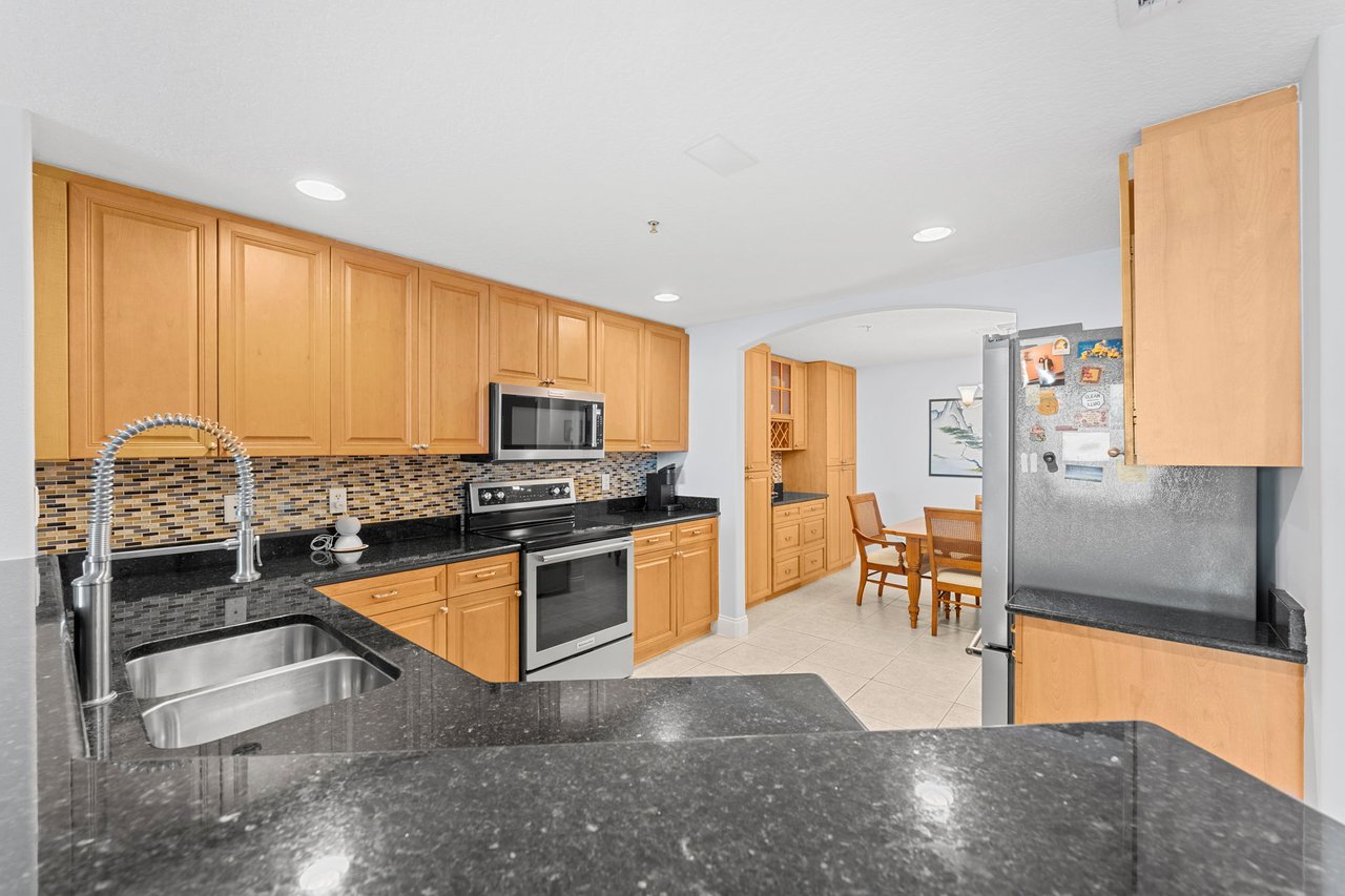 225 N Atlantic Avenue, 303