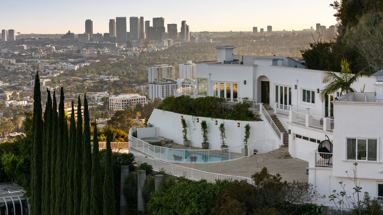 8527 Hedges Way, Hollywood Hills