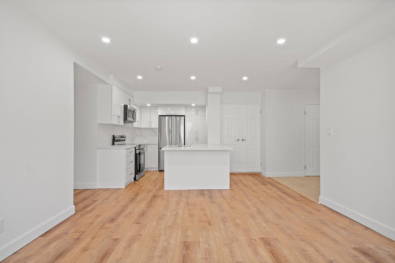 1328 Gerrard Street E Unit: 203