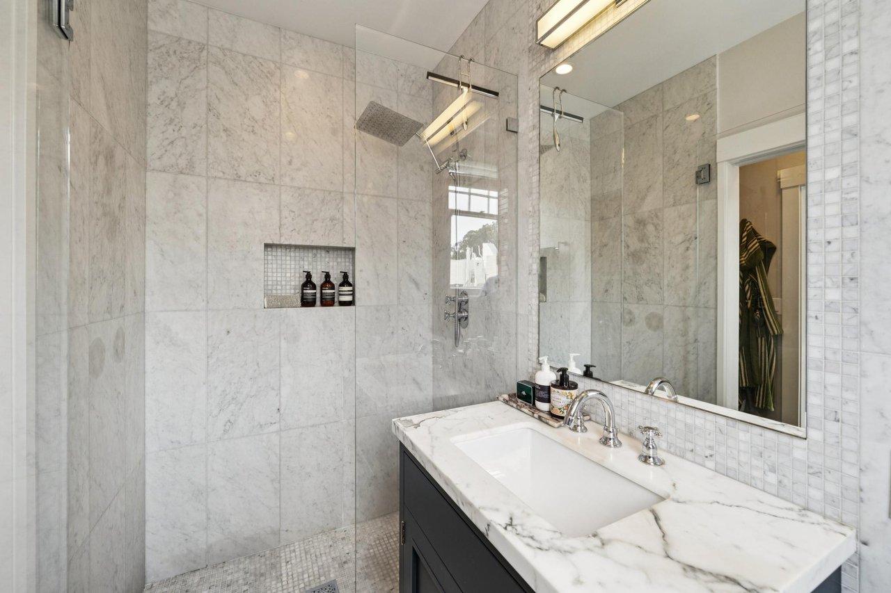 Completely Remodeled Luxury in Cow Hollow