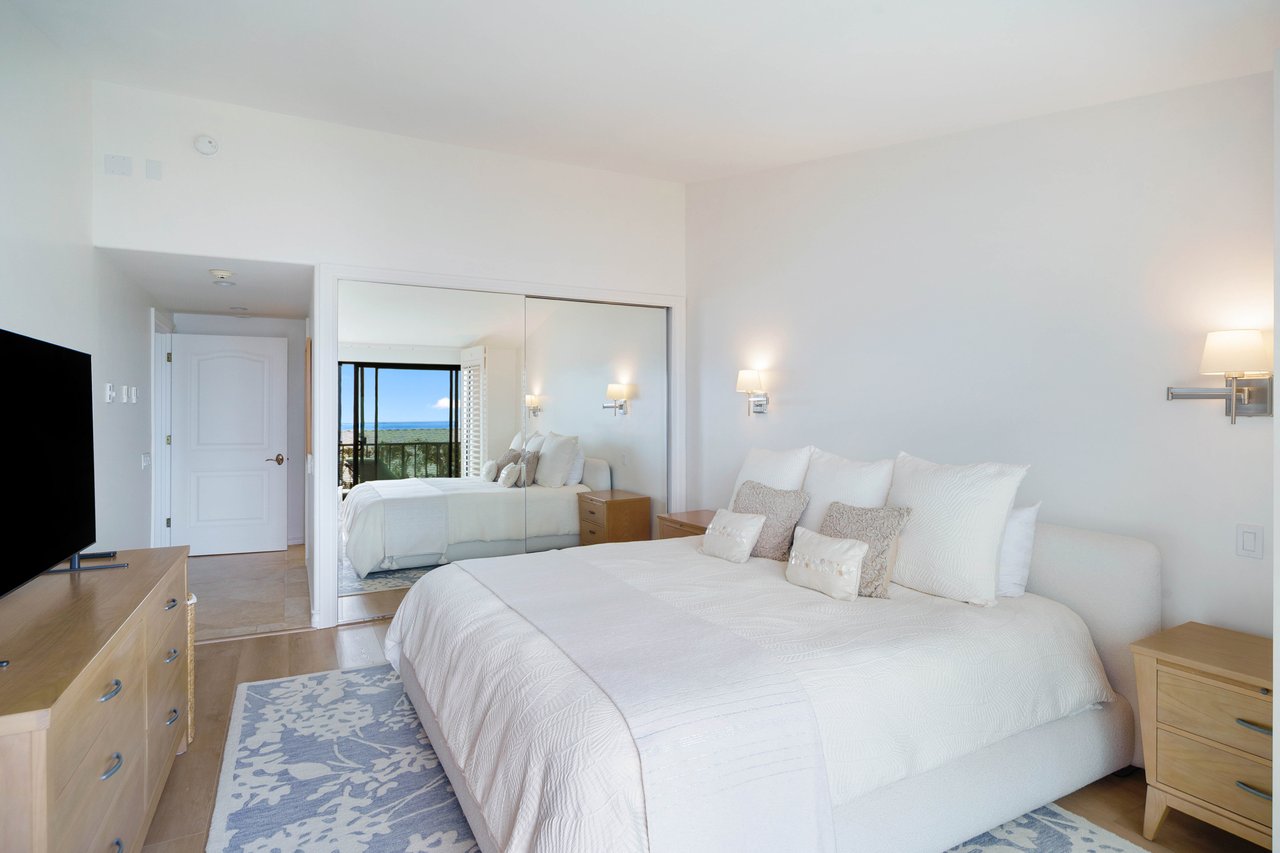 Coveted Guard-Gated Zuma Bay Villas
