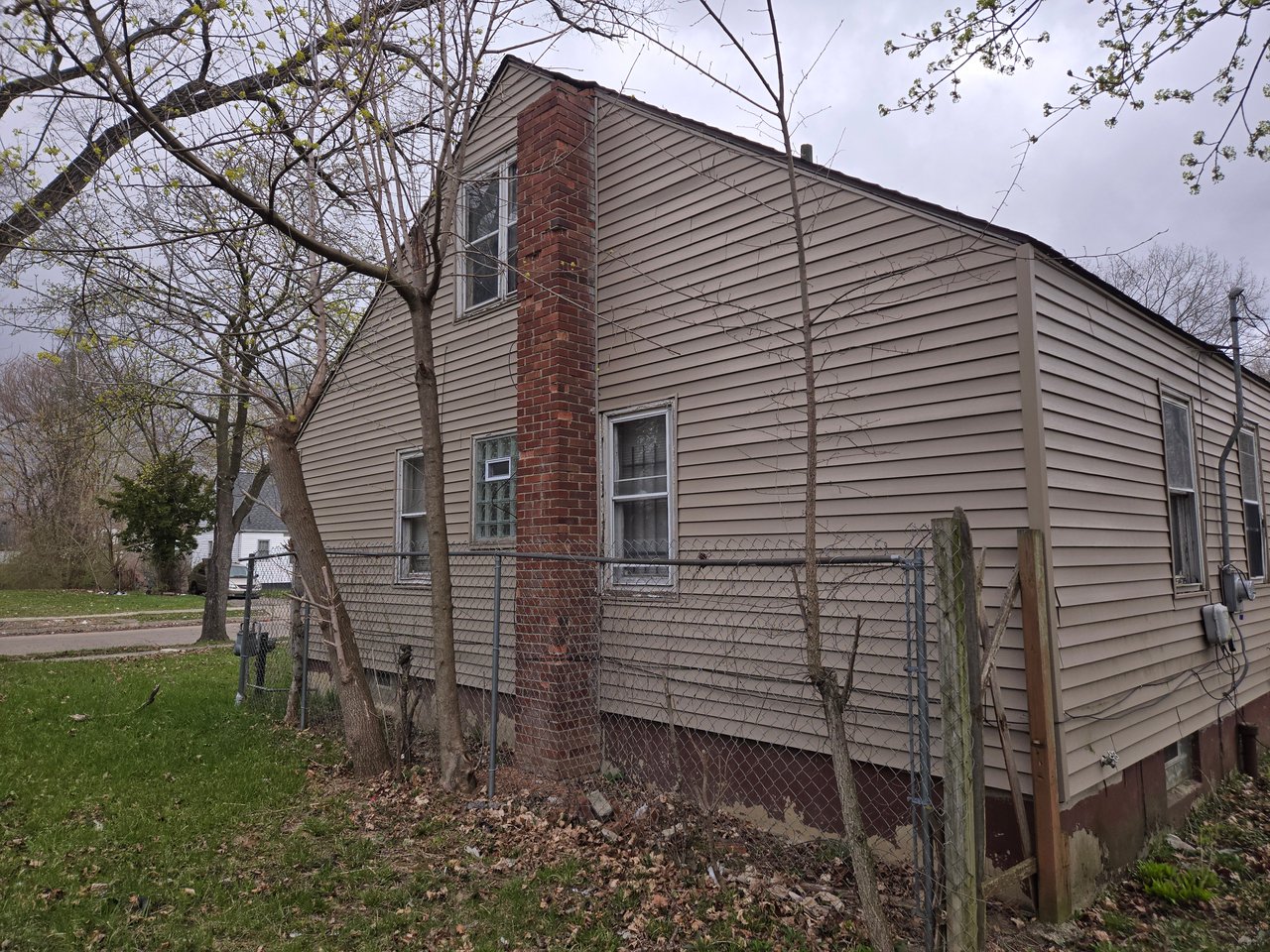 12020 Stout St