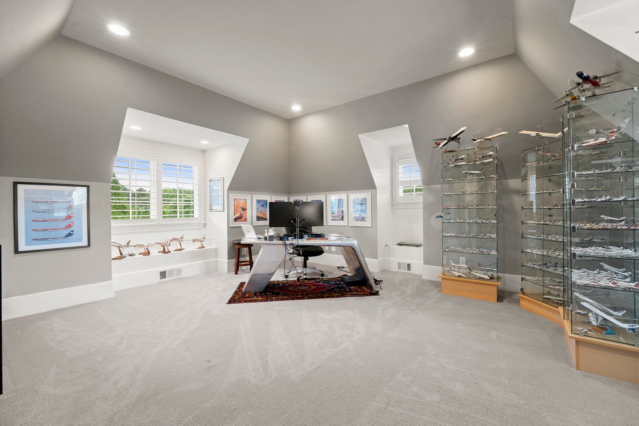  10160 Cedar Ridge Drive