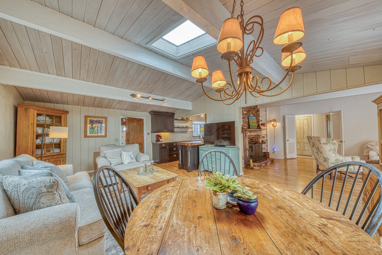 26085 Carmel Hills DR , CARMEL, CA 93923
