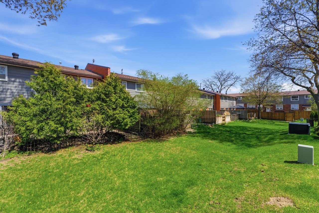 1616 Haig Blvd 5