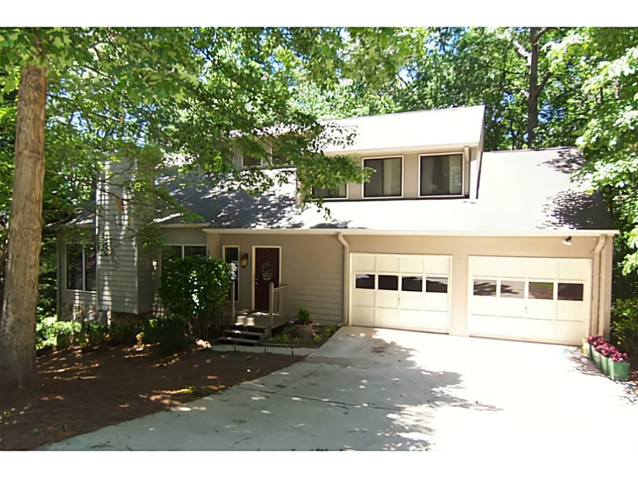 215 Overlook Ct