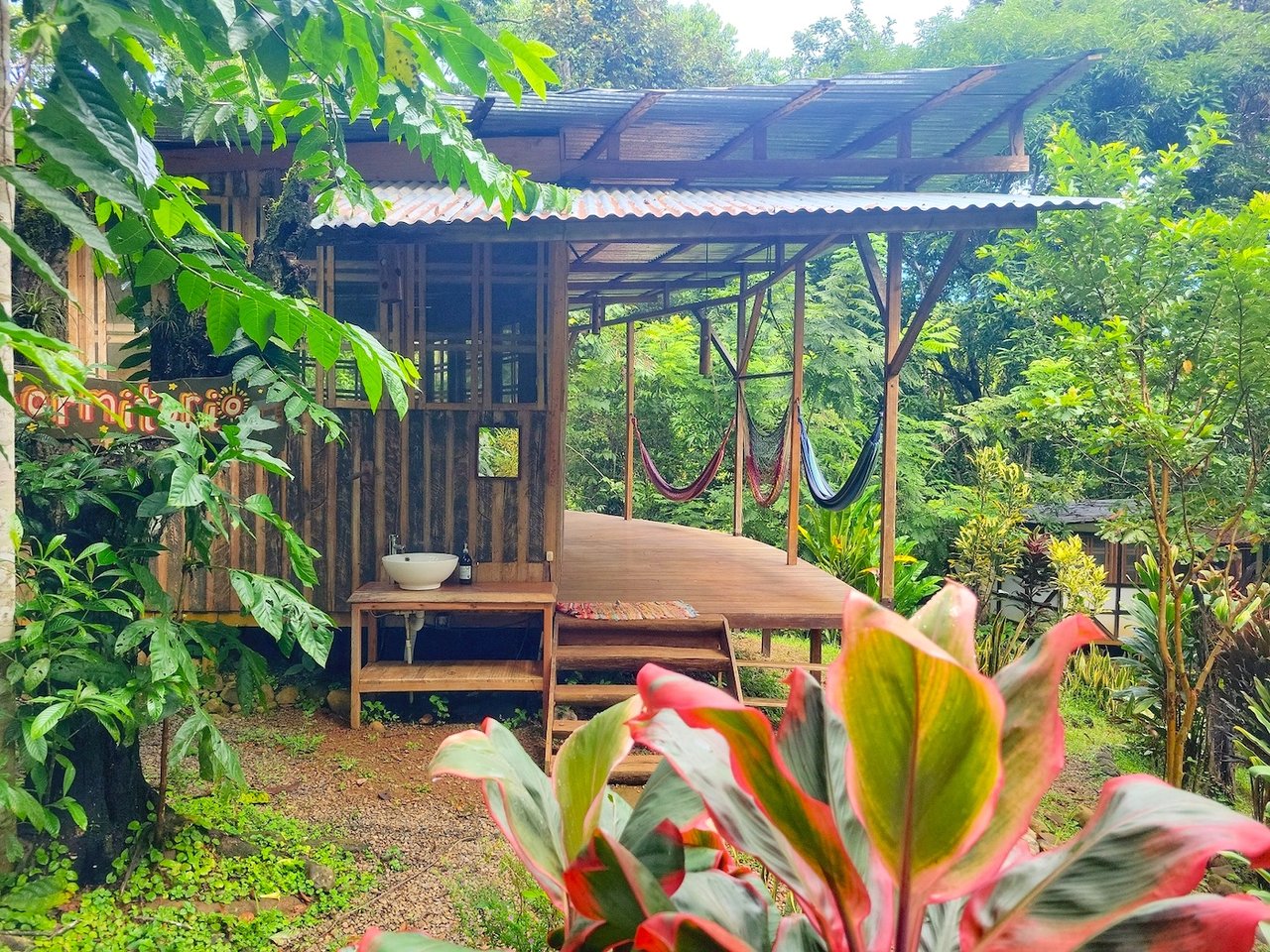 CASCADA ELYSIANA – ECO-RETREAT WITH HUGE WATERFALL