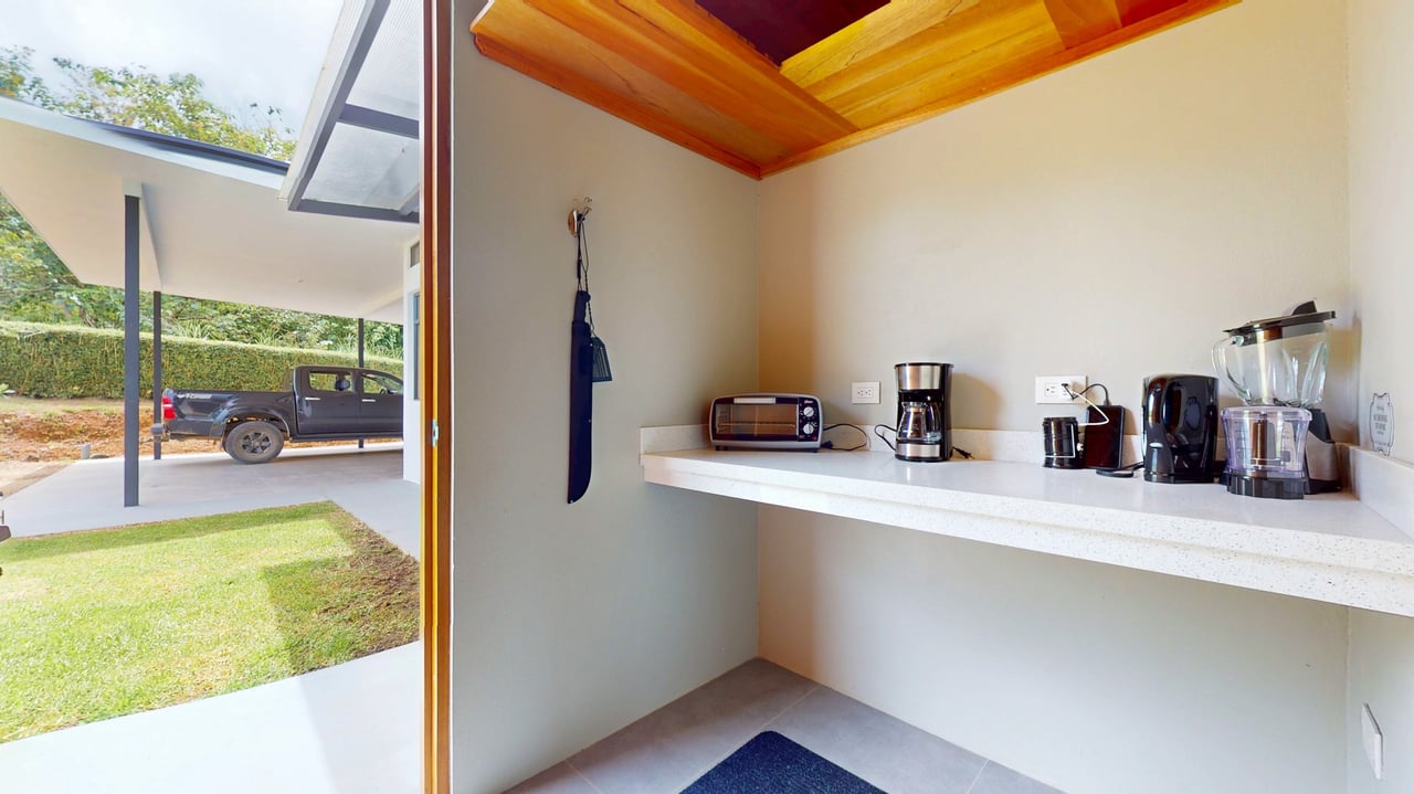 Private Modern Home in Ojochal, Costa Rica with Heated Saltwater Pool & Solar Backup
