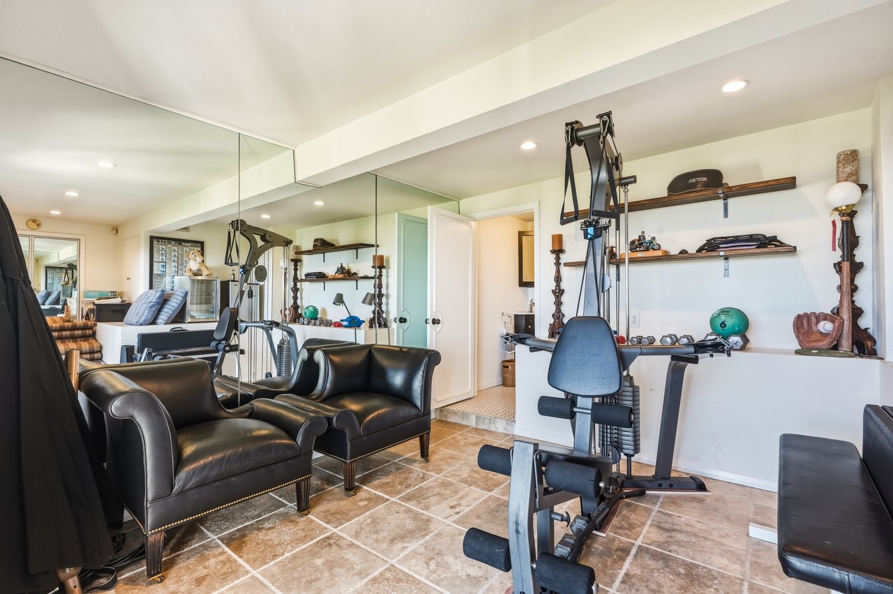 3400 Coast View Dr