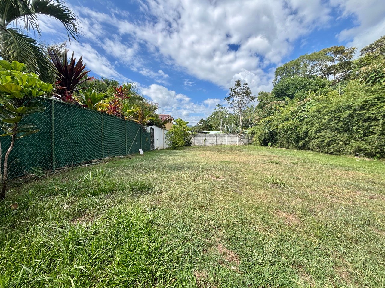 Build-Ready Residential Lot Near Marino Ballena National Park in Uvita