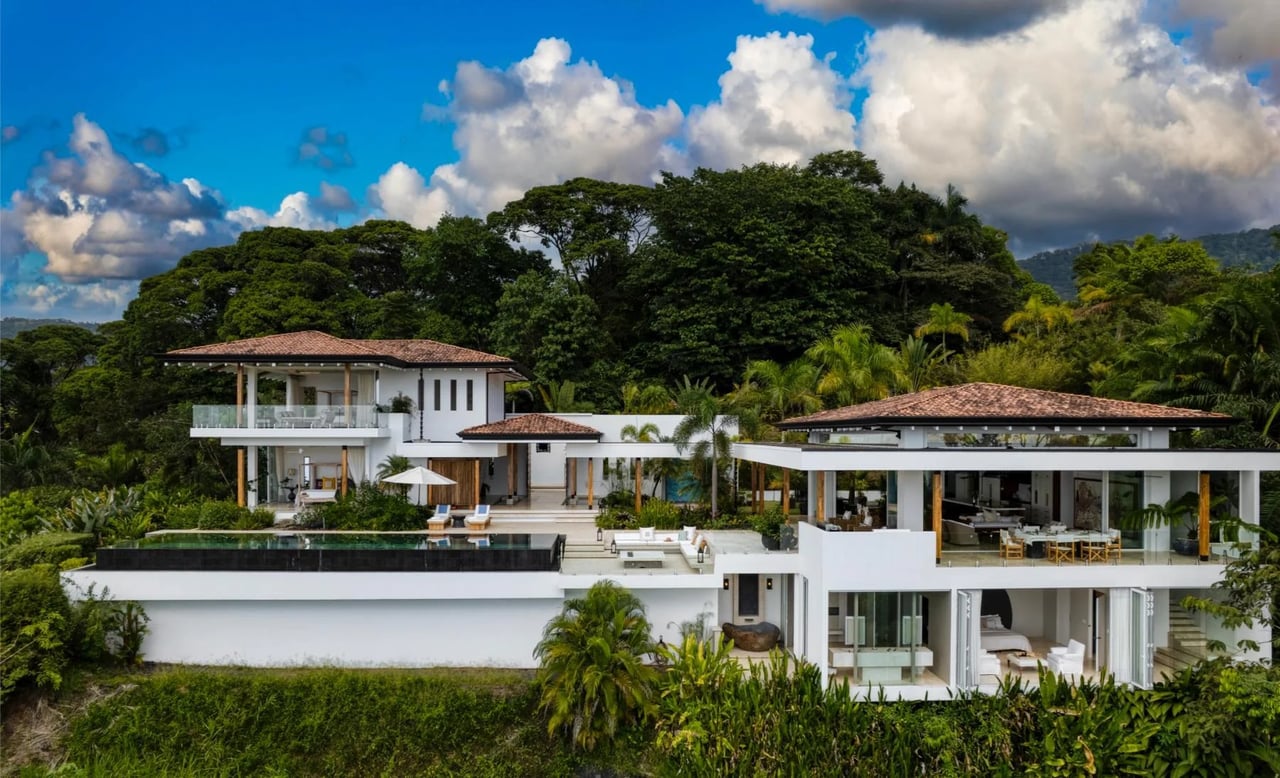 Contemporary Coastal Infinity Villa, Dominical, Puntarenas