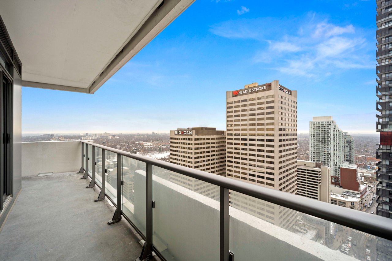 2221 Yonge Street Suite 2909