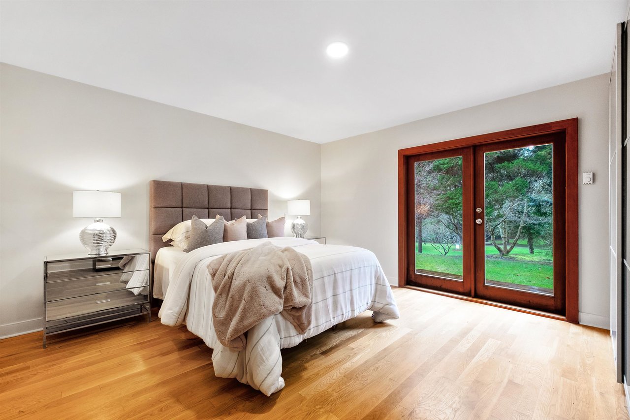 6060 Marine Dr