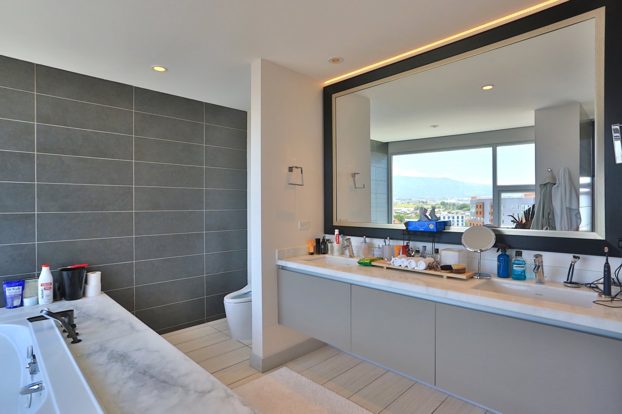 Modern Central Park Residence, Escazu, San Jose