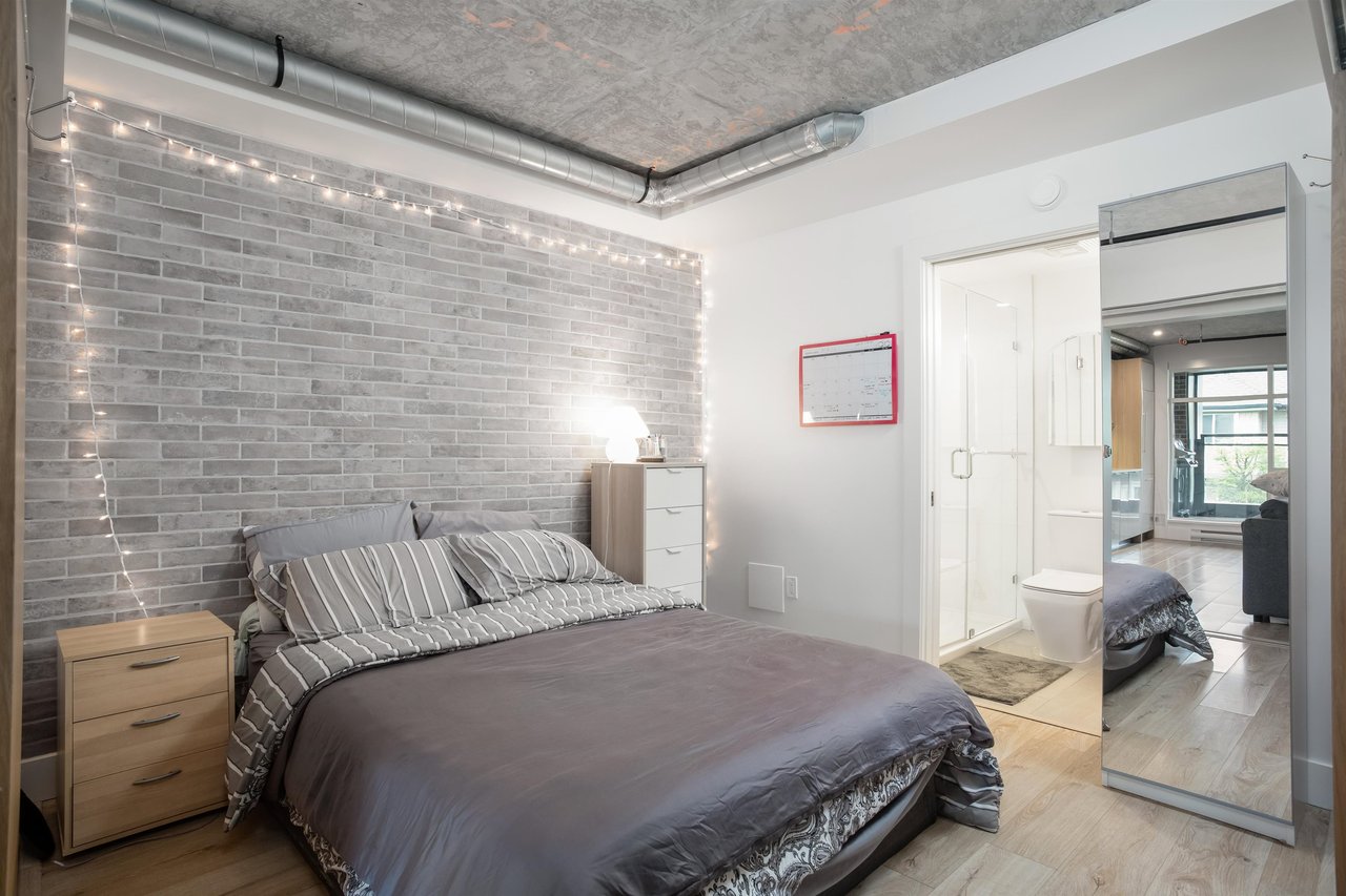 103-4223 Hastings St