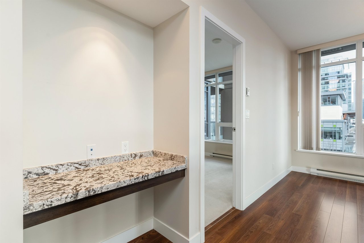 503-2077 Rosser Ave