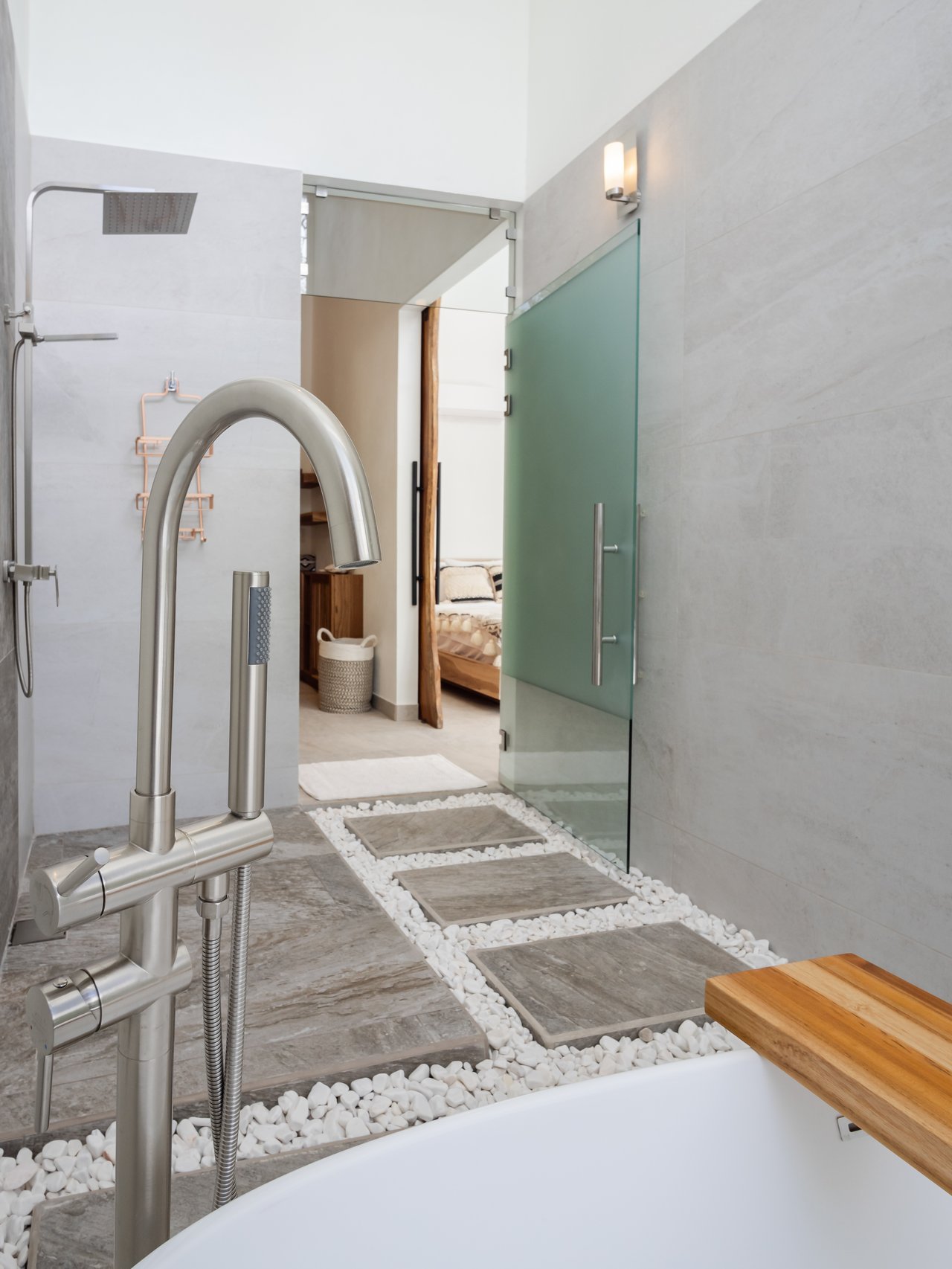 An Exclusive, Sunny Ridge-Top 4-Bed Designer House With Unforgettable Mountain & Jungle Views