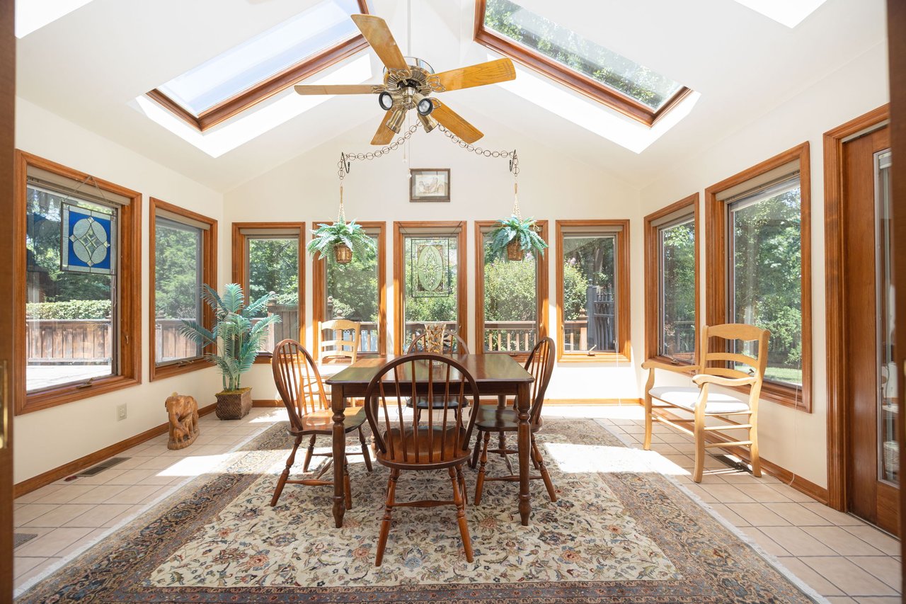2560 CHARTWELL RD, UPPER ARLINGTON, OH 43220