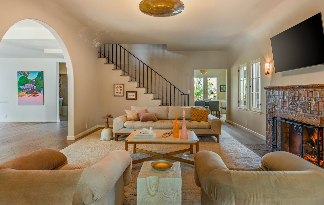 1982 N Normandie Ave