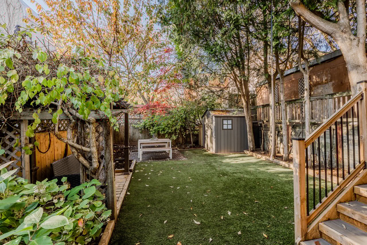 310 Lee Ave