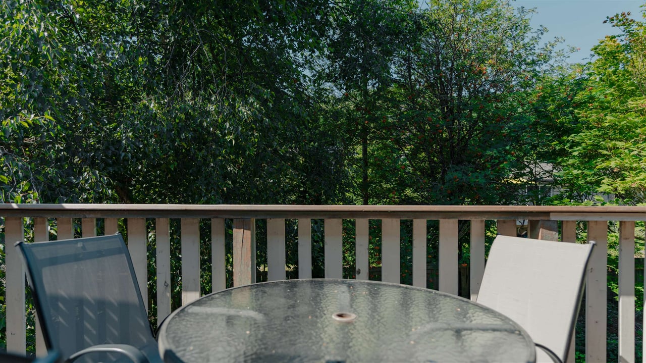 1124 Plateau Cres