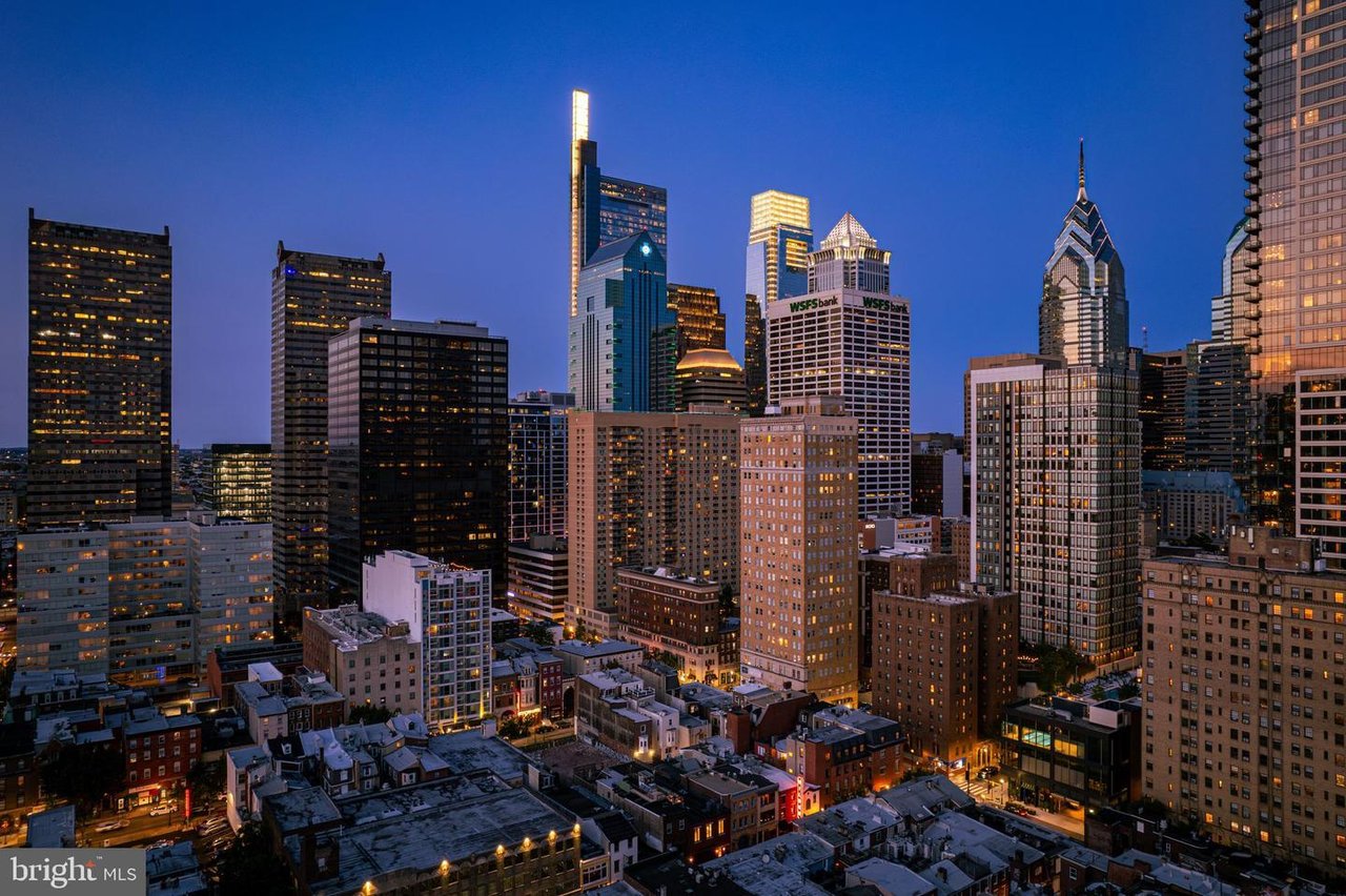 2017 Sansom St, Philadelphia, PA 19103