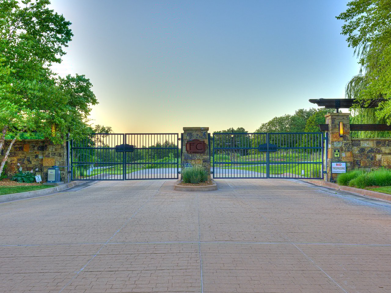 Forest Creek Estates in Edmond Oklahoma - Build Your New Luxury Home in this Sought After Gated Addition - Wyatt Poindexter - The Agency