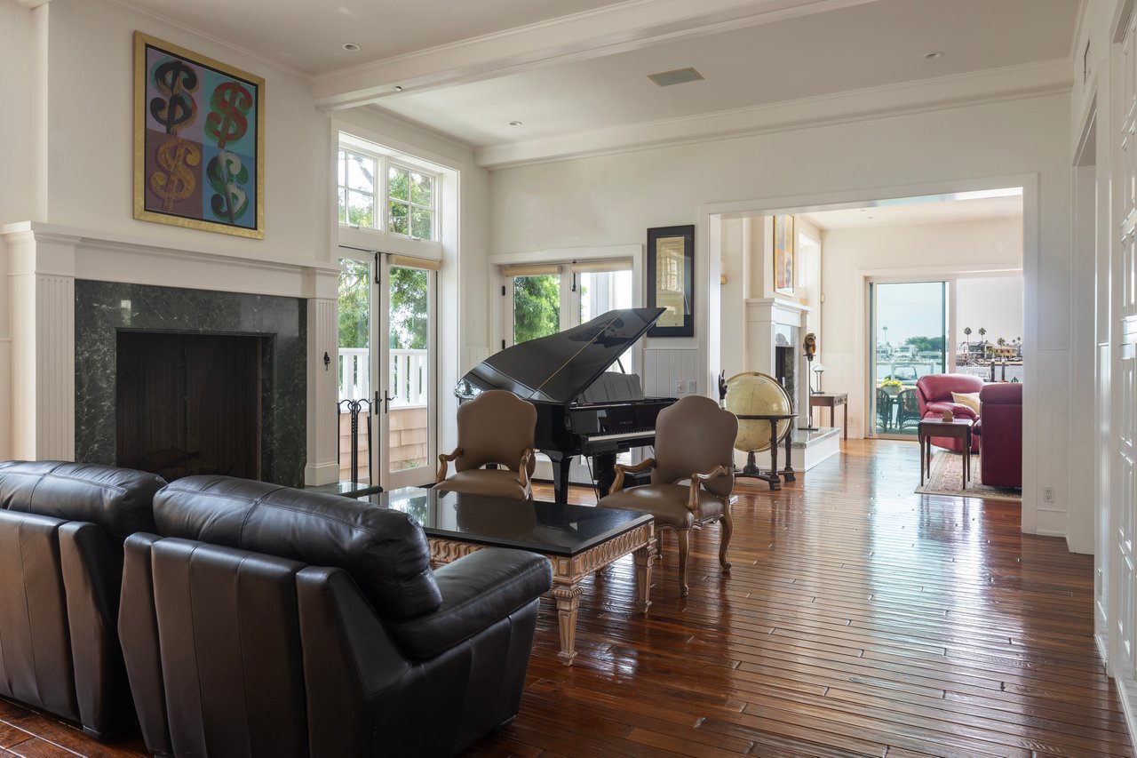 Rare Bayfront Offering