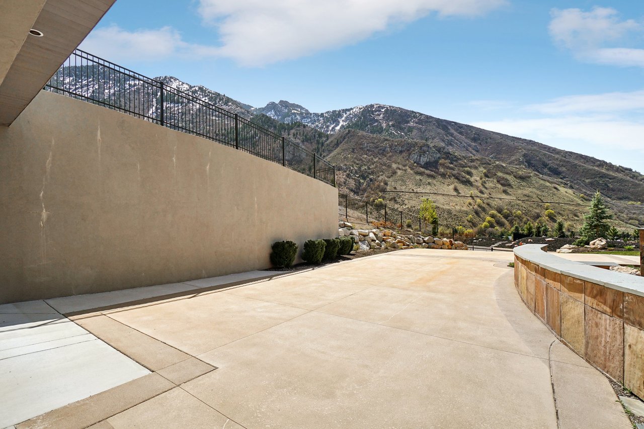 4141 E Canyon Estate Dr