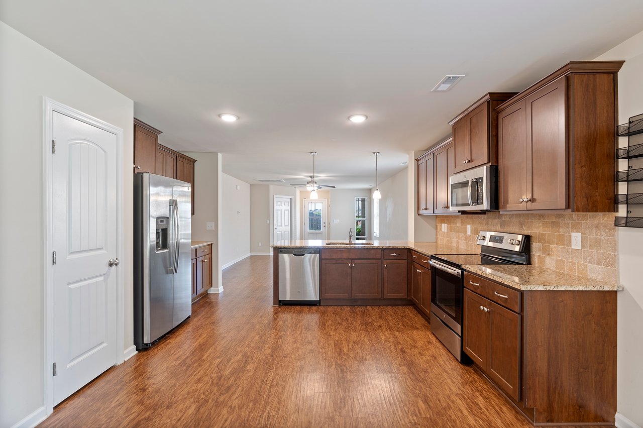 MADISON CITY SCHOOLS! Charming Home in a Great Location!