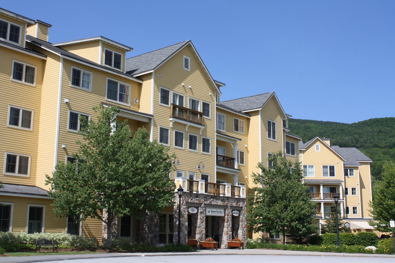 Jackson Gore Inn